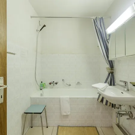 Nevada 205 4 Pax Centrally Lain With Garage *